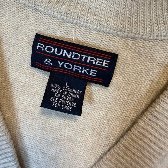 Roundtree & Yorke V-Neck Sweater Mens Size Large Beige 100% Cashmere Soft - Picture 3 of 7